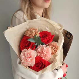 Букет- комплимент Красный Мак. от интернет-магазина «VeraRosa»