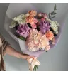 Букет из гортензии и роз 