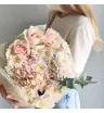 Нежный букет из гортензии, роз и хризантем  4