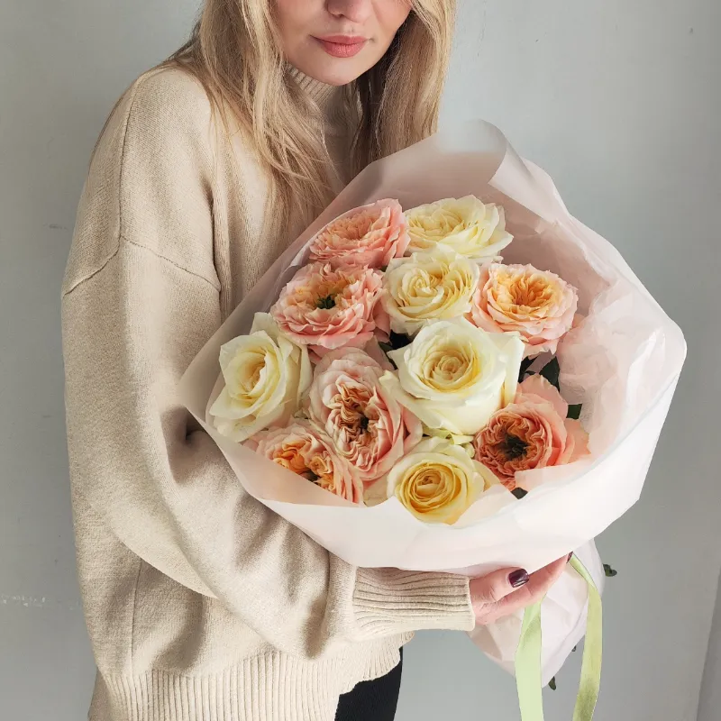 Букет из пионовидных роз 